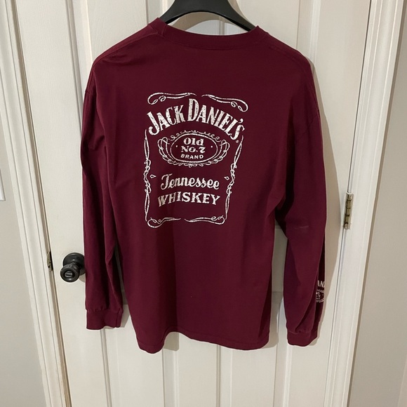 Jack Daniel’s Mens XL Long sleeved label T-Shirt. Color is wine 🍷 - Picture 4 of 12